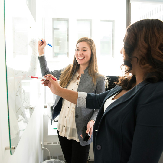 Hyphen_Office_Working